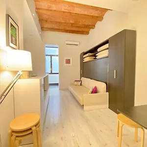  Apartment True Design In Heart Of Noble Bcn Spain